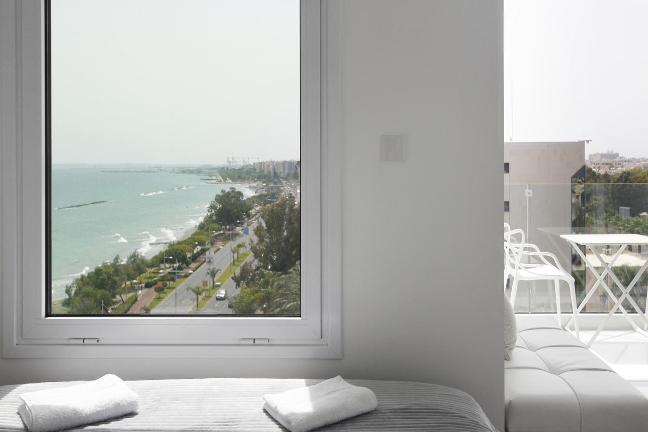 The White Pearl Suite - Beach Front City Centre With Sea View. Limassol Kültér fotó